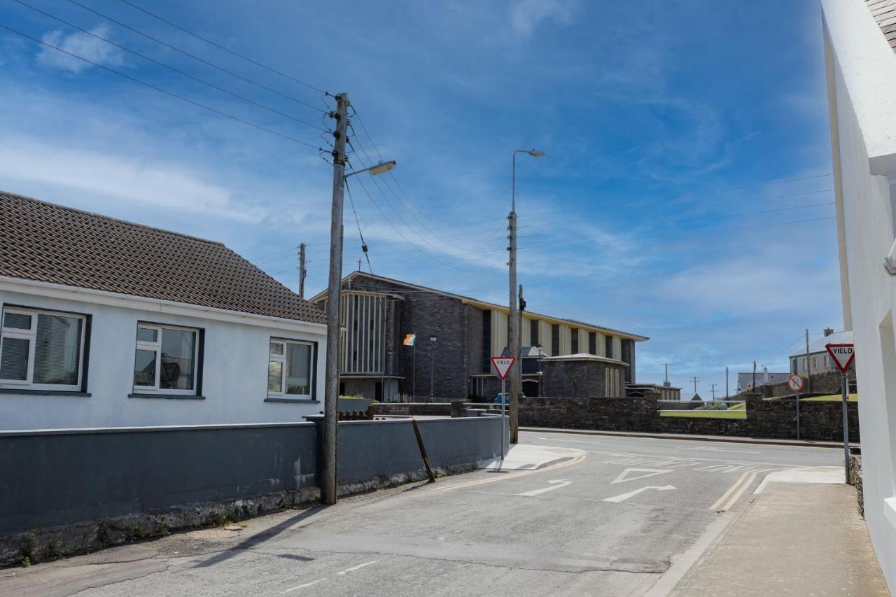 Kilkee Townhouse By Trident Holiday Homes Bagian luar foto