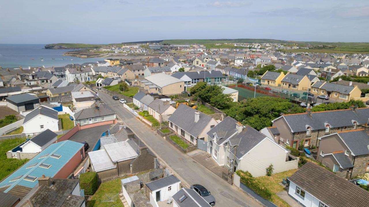 Kilkee Townhouse By Trident Holiday Homes Bagian luar foto