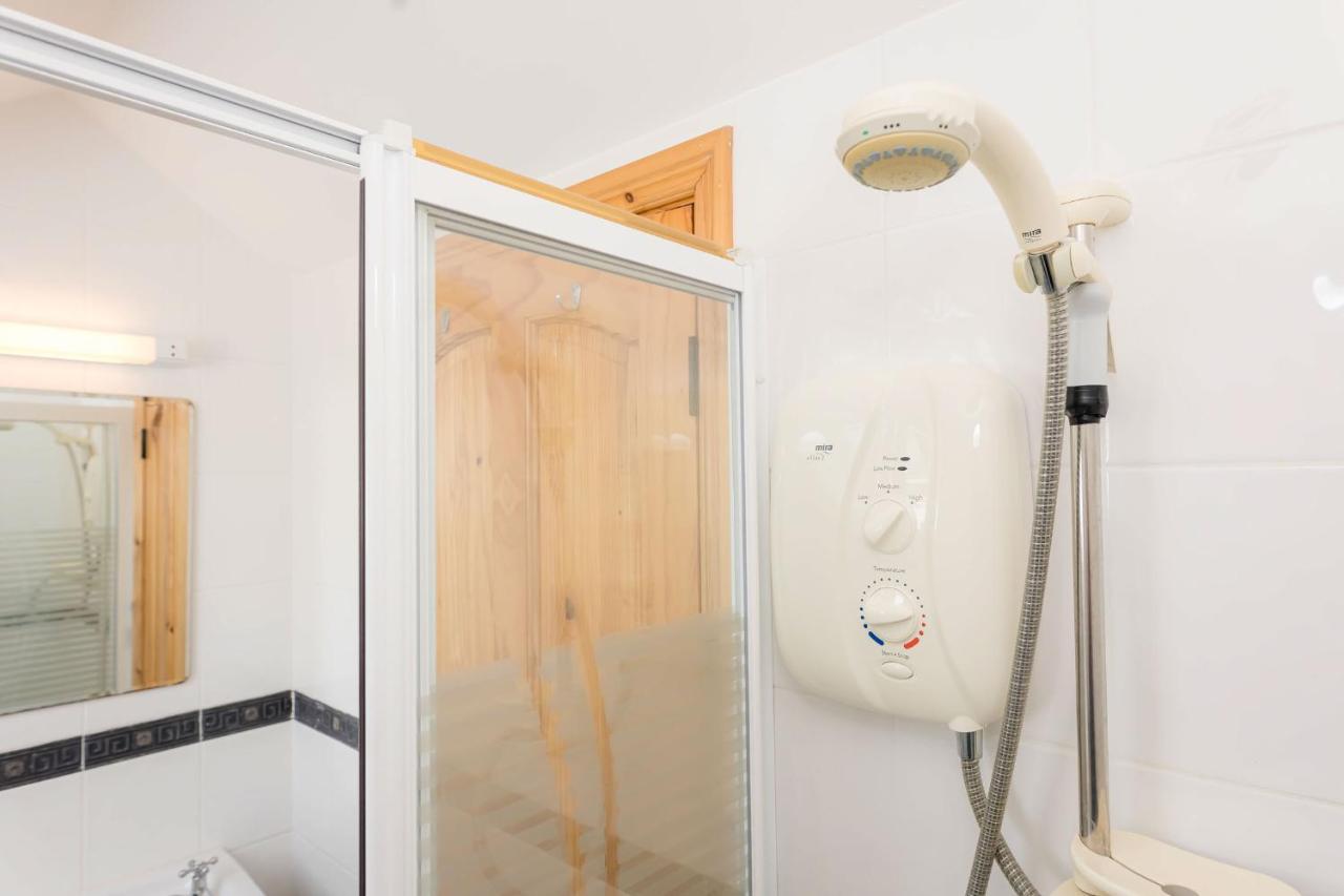 Kilkee Townhouse By Trident Holiday Homes Bagian luar foto